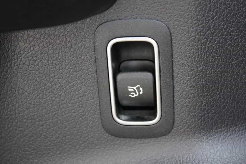 Mercedes-Benz GLA-Class 200 Progressive AHK WideScreen 21660 € NETTO 12/2020-photo-24