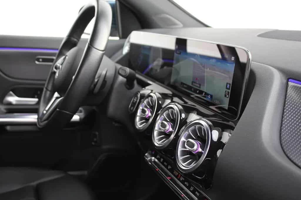 Mercedes-Benz GLA-Class 200 Progressive AHK WideScreen 21660 € NETTO 12/2020-photo-26