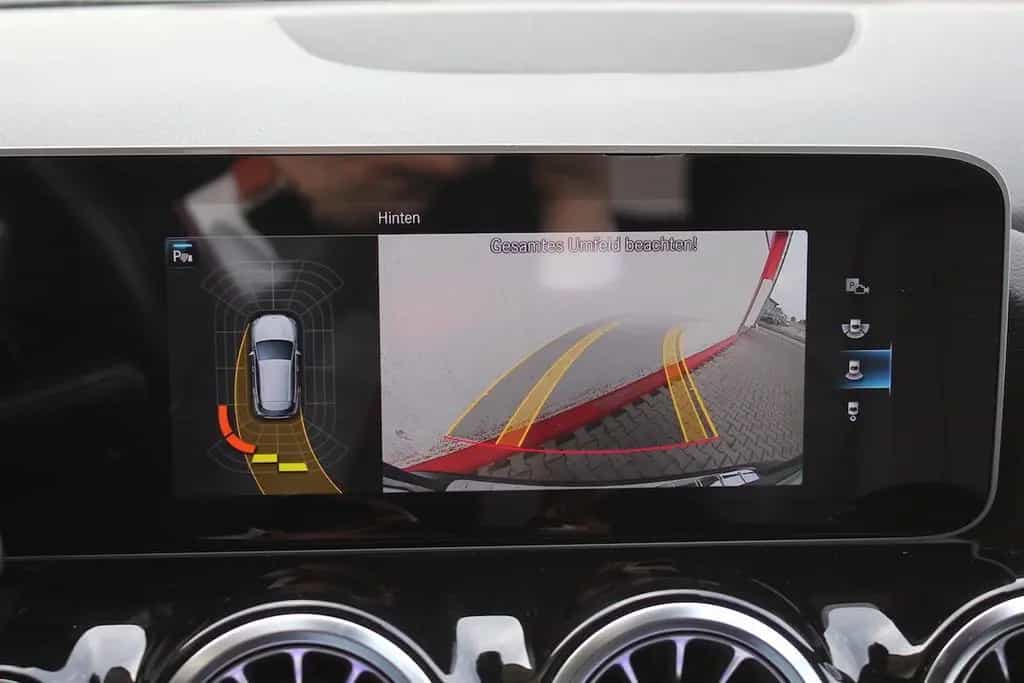 Mercedes-Benz GLA-Class 200 Progressive AHK WideScreen 21660 € NETTO 12/2020-photo-31
