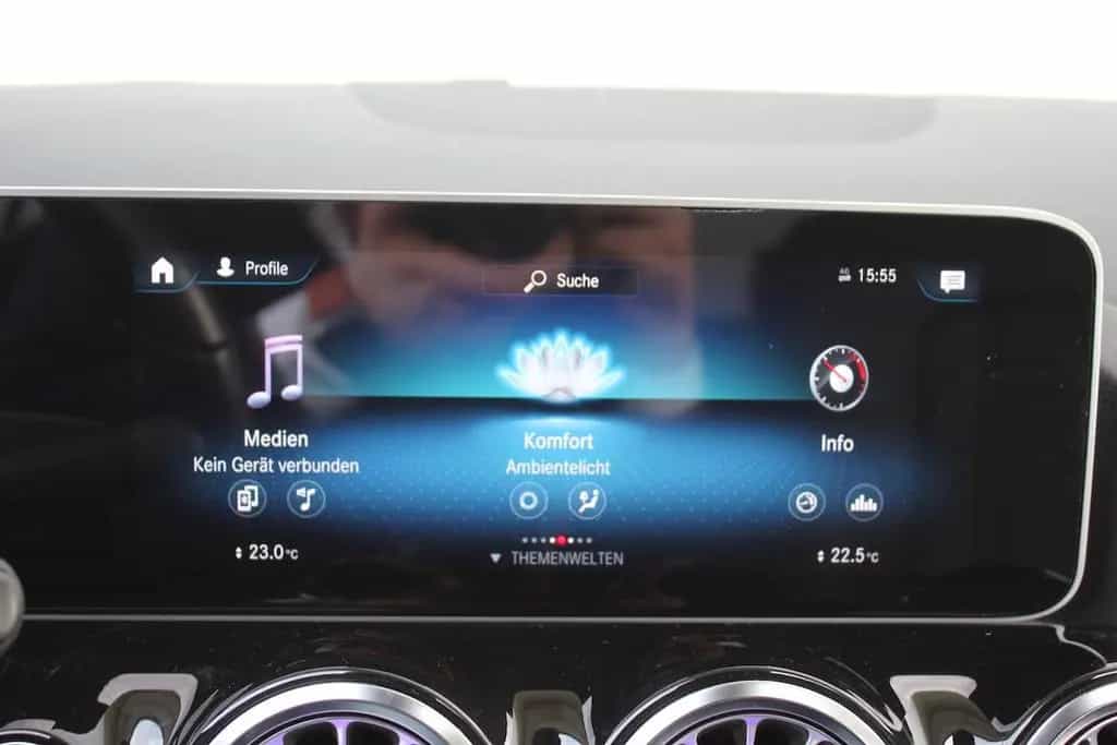 Mercedes-Benz GLA-Class 200 Progressive AHK WideScreen 21660 € NETTO 12/2020-photo-40