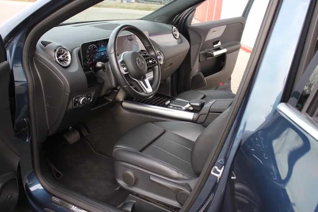 Mercedes-Benz GLA-Class 200 Progressive AHK WideScreen 21660 € NETTO 12/2020-photo-5