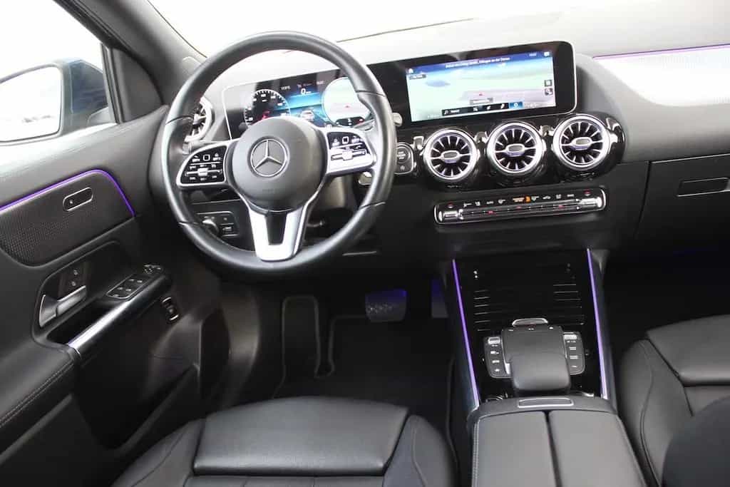 Mercedes-Benz GLA-Class 200 Progressive AHK WideScreen 21660 € NETTO 12/2020-photo-7