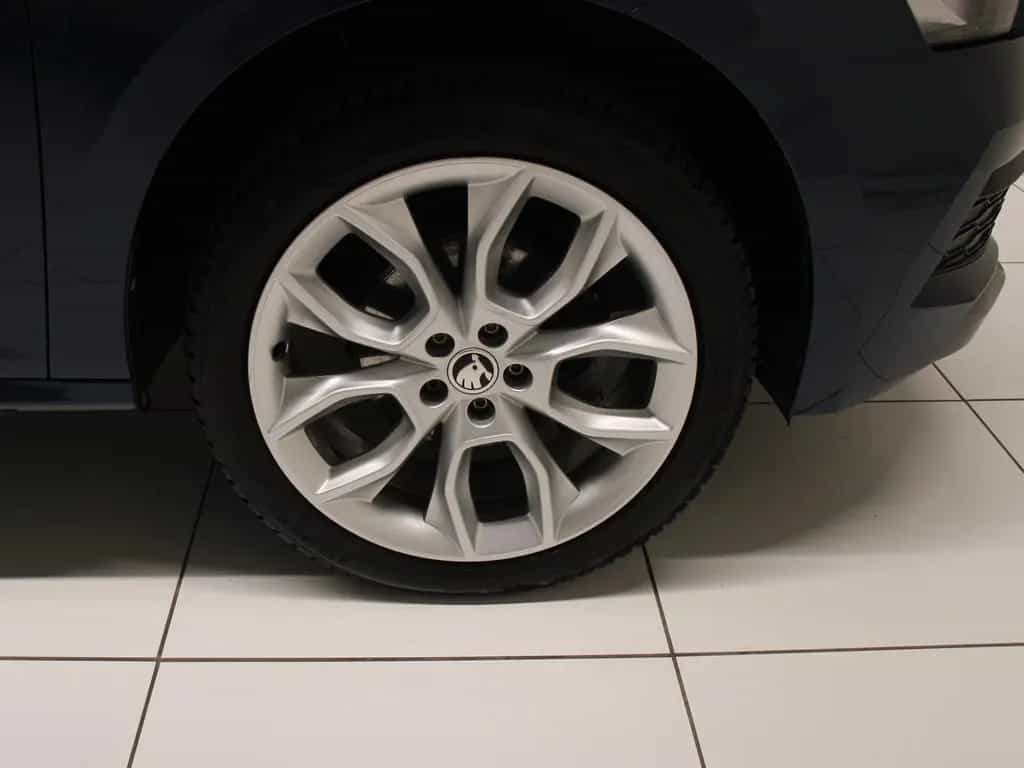 Skoda Kamiq 1.5 TSI DSG Ambition Virtual LED SHZ RFK 04/2021-photo-17