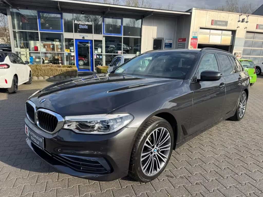 BMW 520 i Sport Line Touring Park-Assistent Luftfede 01/2020-photo-0