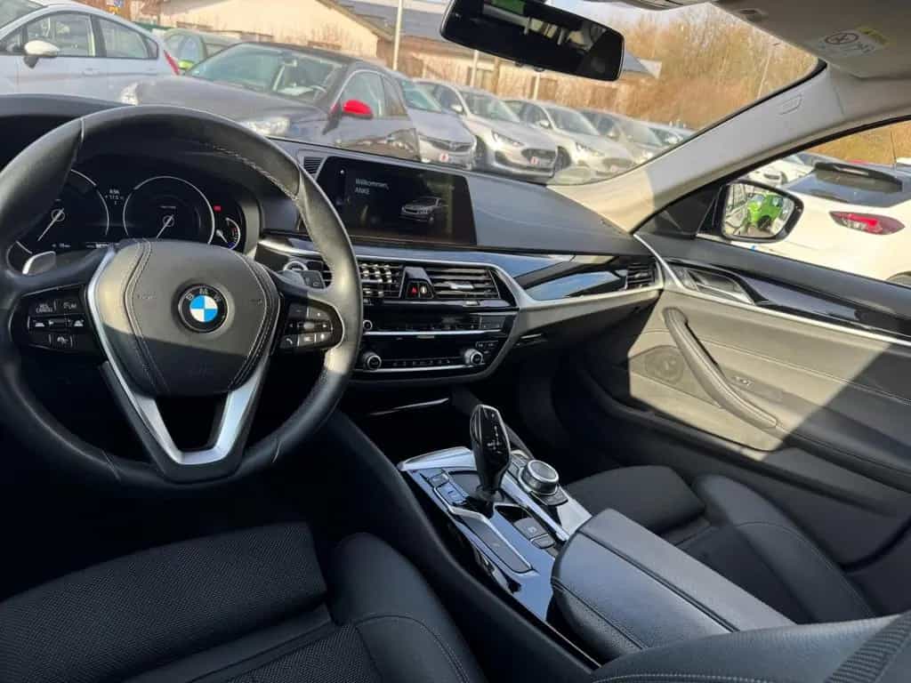BMW 520 i Sport Line Touring Park-Assistent Luftfede 01/2020-photo-13