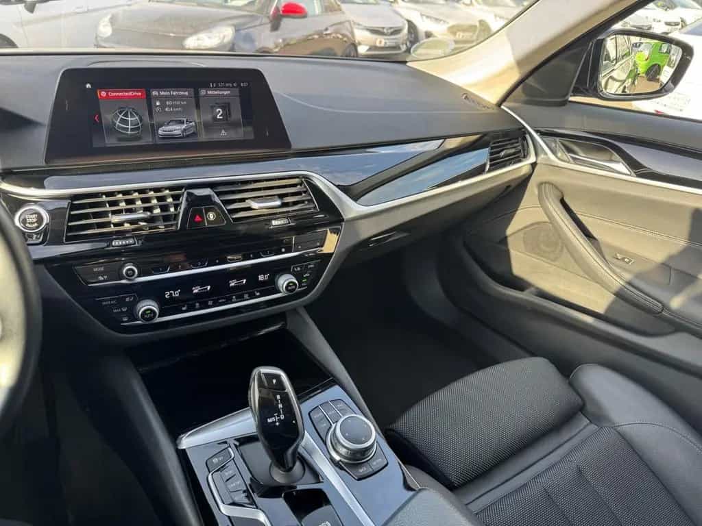 BMW 520 i Sport Line Touring Park-Assistent Luftfede 01/2020-photo-21