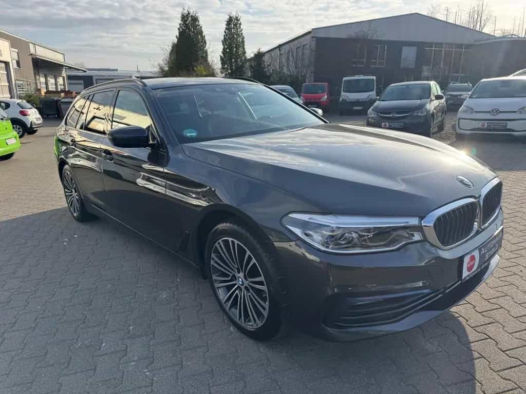 BMW 520 i Sport Line Touring Park-Assistent Luftfede 01/2020-photo-6