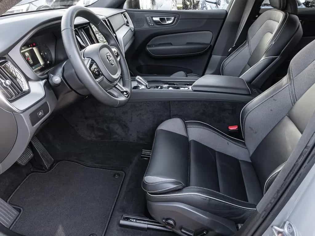 Volvo XC60 Plus Dark 2WD AHK Leder Digitales Cockpit M 01/2024-photo-10