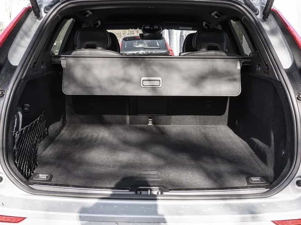Volvo XC60 Plus Dark 2WD AHK Leder Digitales Cockpit M 01/2024-photo-14