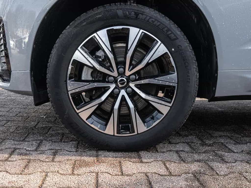 Volvo XC60 Plus Dark 2WD AHK Leder Digitales Cockpit M 01/2024-photo-2