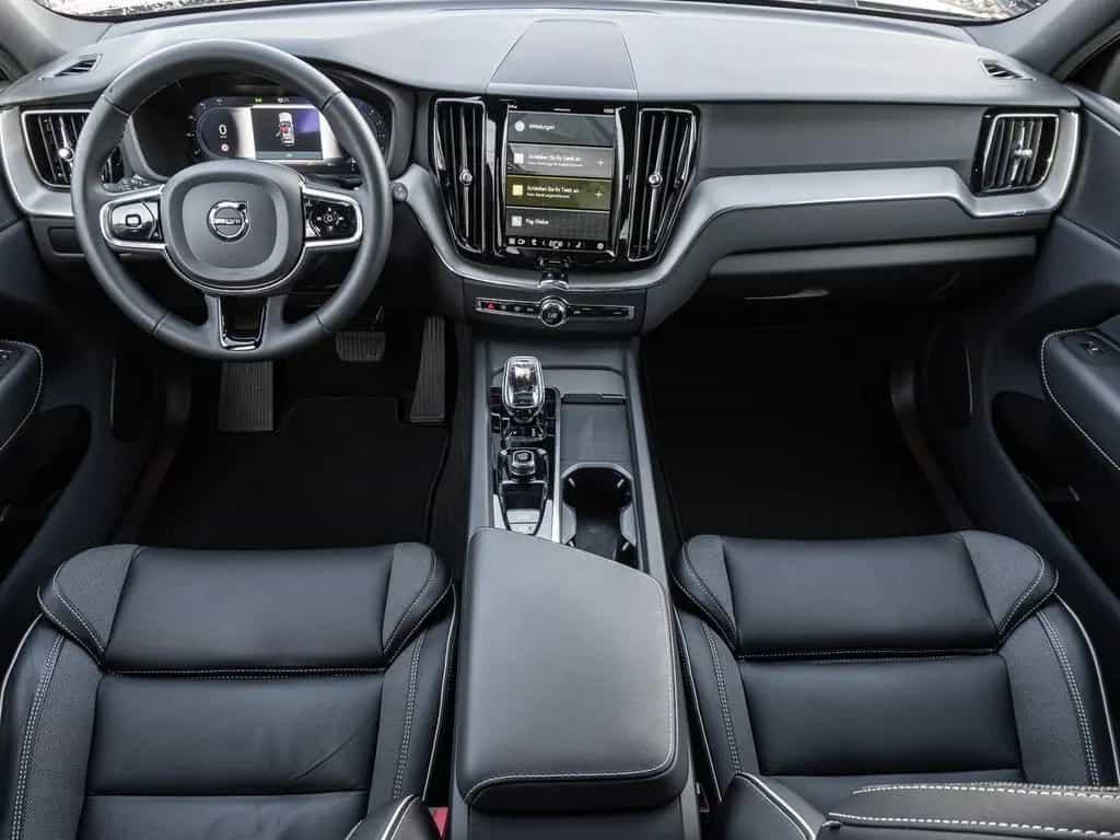 Volvo XC60 Plus Dark 2WD AHK Leder Digitales Cockpit M 01/2024-photo-5