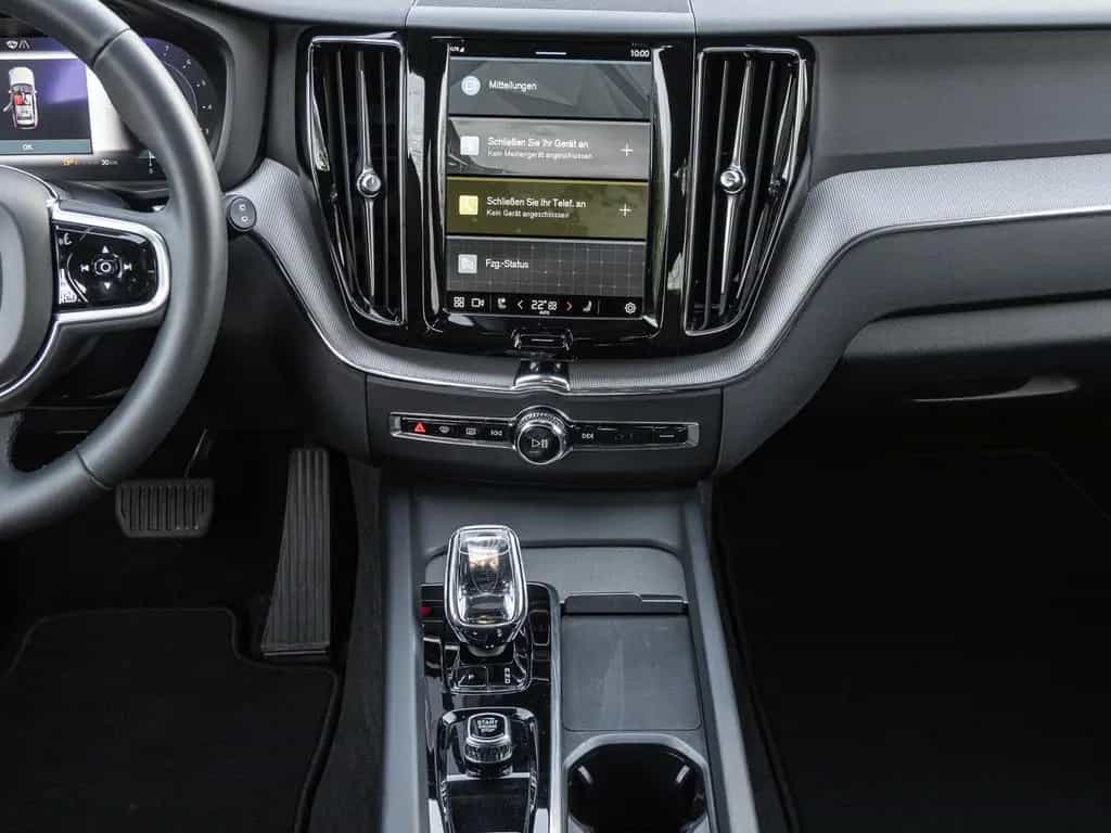 Volvo XC60 Plus Dark 2WD AHK Leder Digitales Cockpit M 01/2024-photo-7