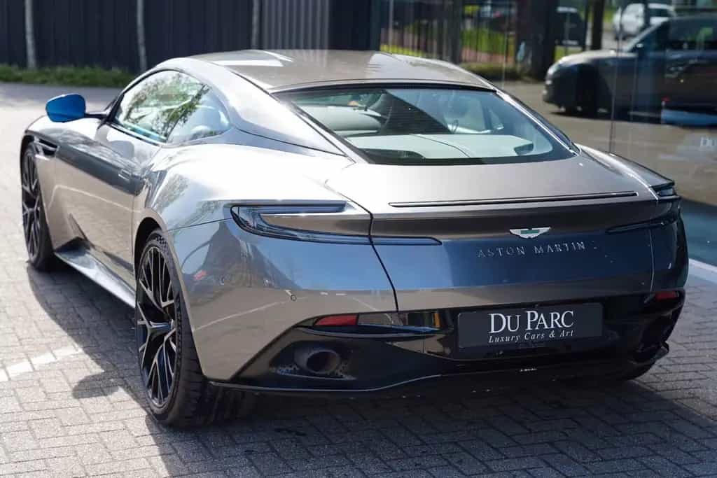 Aston Martin DB12 4.0 V8 Carbon NEW SERVICE 02/2024-photo-2