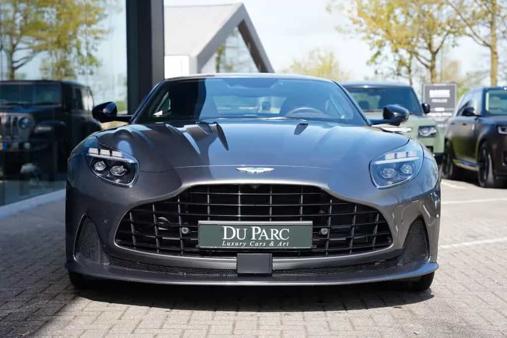 Aston Martin DB12 4.0 V8 Carbon NEW SERVICE 02/2024-photo-3