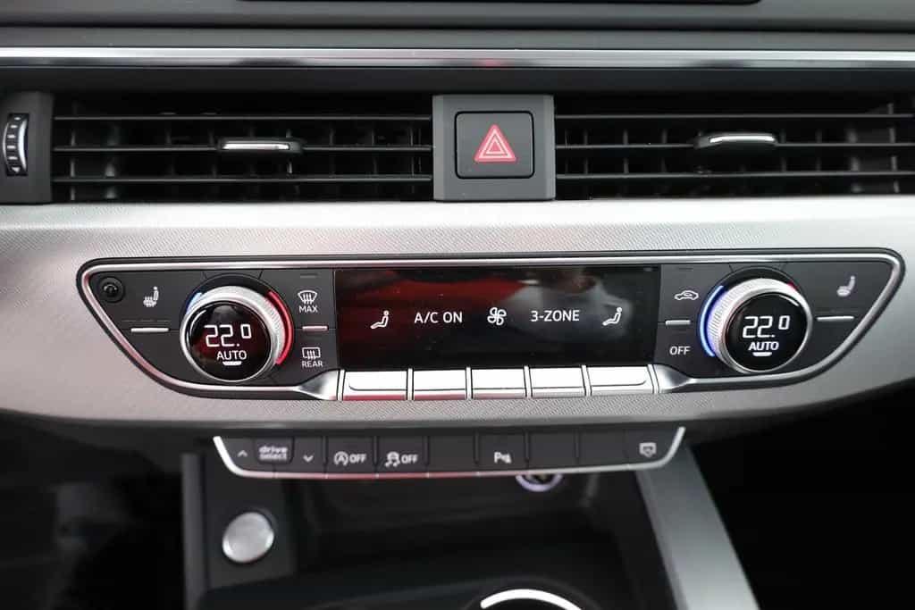 Audi A4 Avant 40 TFSI advanced Keyless-Go Leder Navi 01/2019-photo-11