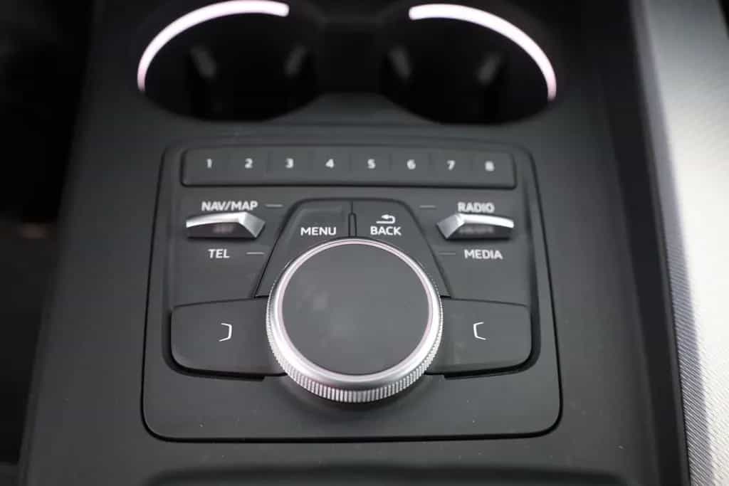 Audi A4 Avant 40 TFSI advanced Keyless-Go Leder Navi 01/2019-photo-12