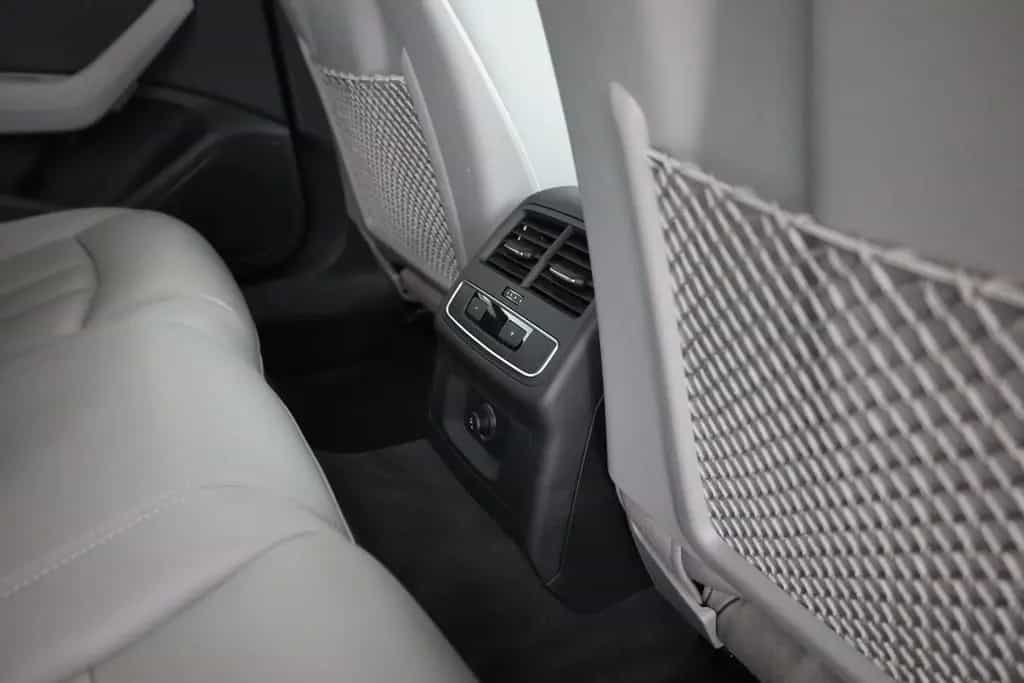 Audi A4 Avant 40 TFSI advanced Keyless-Go Leder Navi 01/2019-photo-29