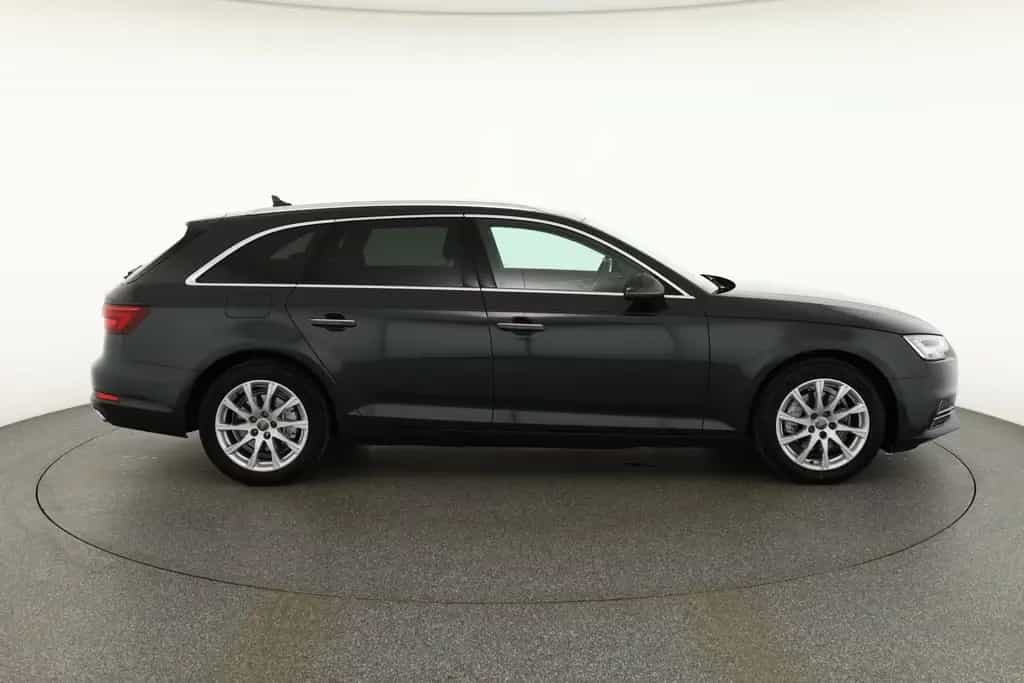 Audi A4 Avant 40 TFSI advanced Keyless-Go Leder Navi 01/2019-photo-5