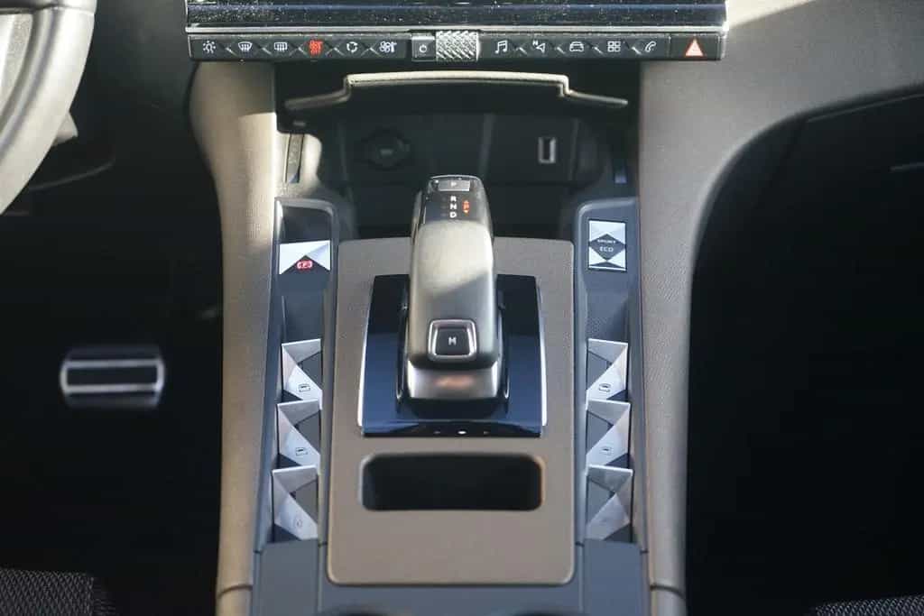 DS Automobiles Other 7 Crossback 1.2 Bastille LED Navi Kamera USB DAB 04/2021-photo-11