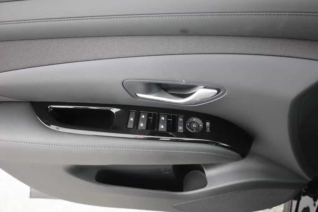 Hyundai TUCSON 1.6 T-GDI Aut. Matrix ACC Navi 12/2025-photo-19