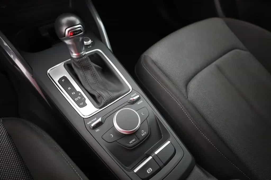 Audi Q2 30 TDI s-tronic Sport LED Tempomat AHK PDC 06/2018-photo-12