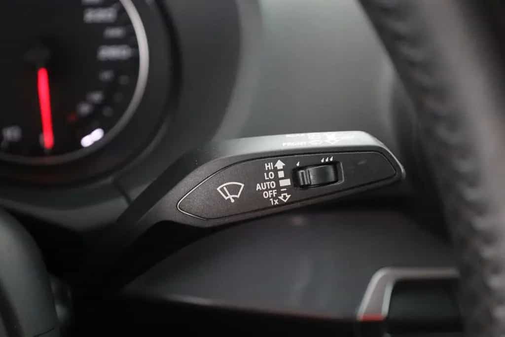 Audi Q2 30 TDI s-tronic Sport LED Tempomat AHK PDC 06/2018-photo-18