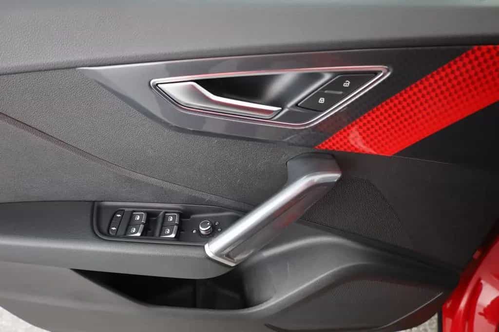 Audi Q2 30 TDI s-tronic Sport LED Tempomat AHK PDC 06/2018-photo-20