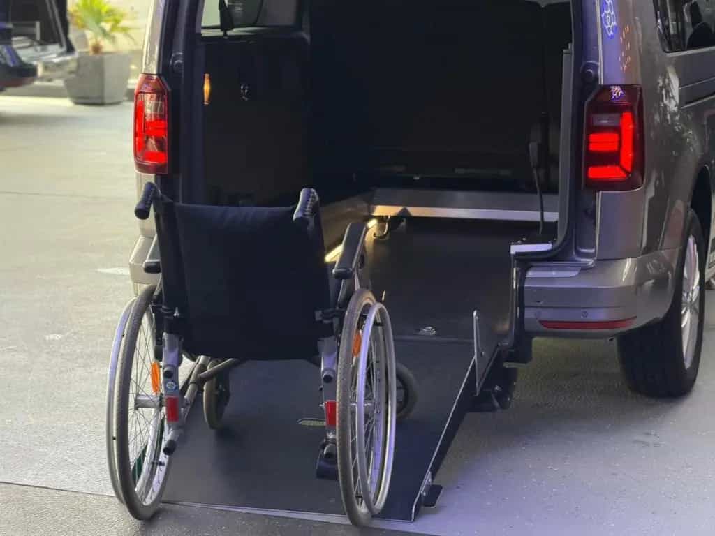 Volkswagen Caddy Maxi-DSG-Behindertengerecht-Rampe 06/2018-photo-2