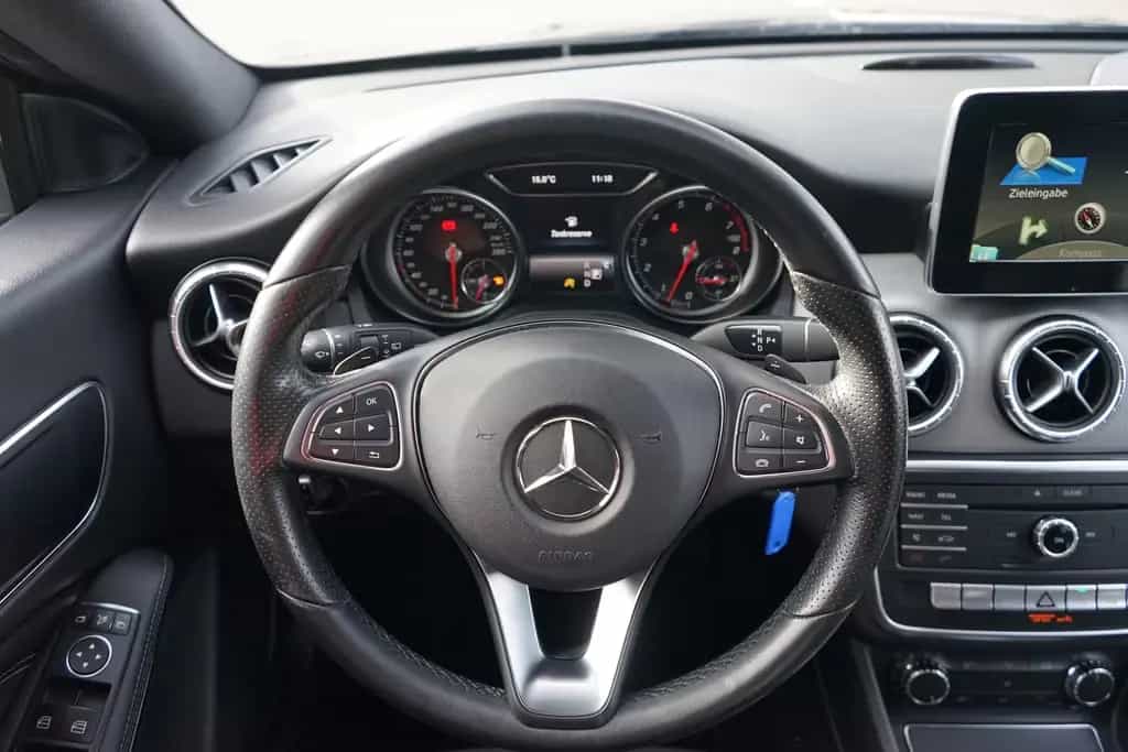 Mercedes-Benz CLA-Class 180 Score Klima LED Navi Sitzheizung 11/2016-photo-11