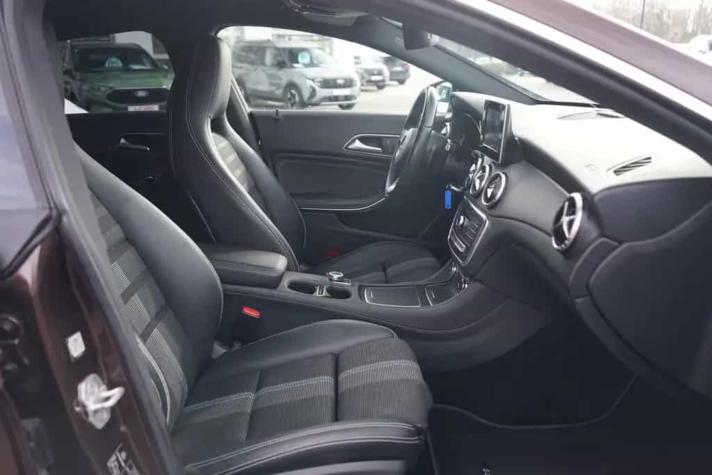 Mercedes-Benz CLA-Class 180 Score Klima LED Navi Sitzheizung 11/2016-photo-16