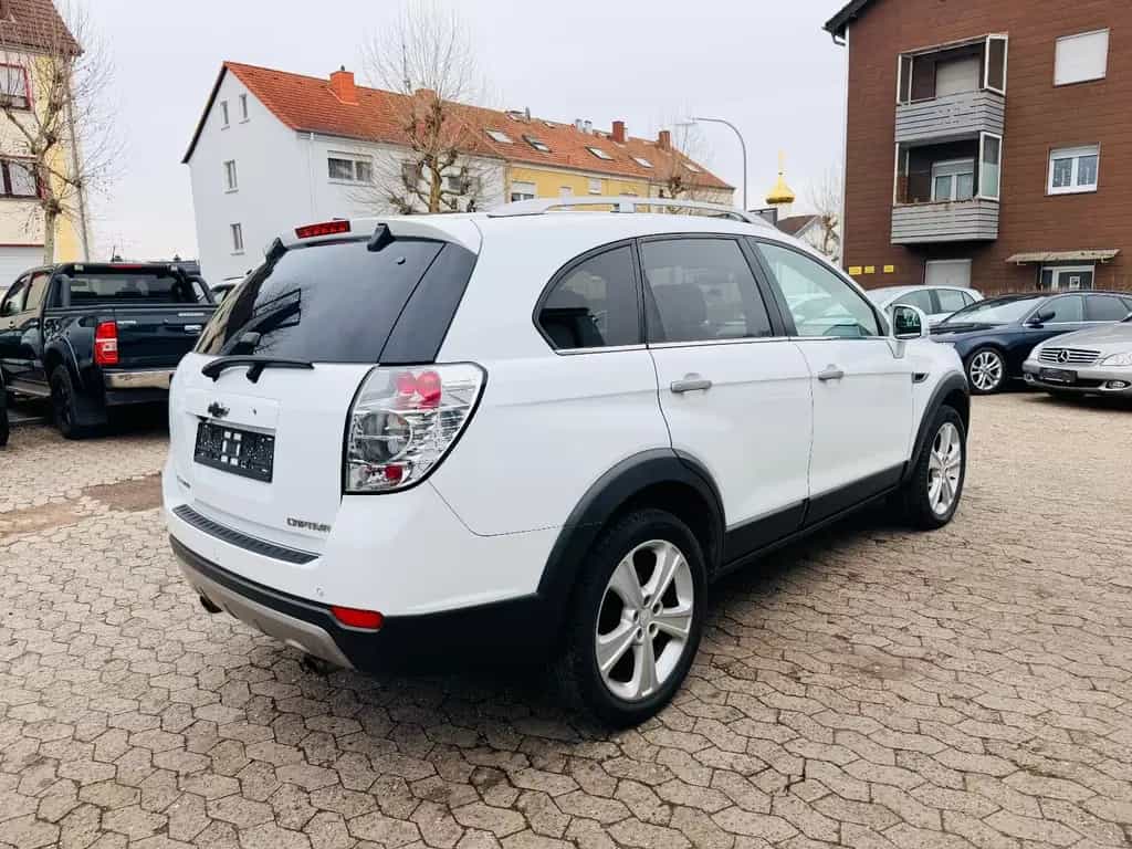 Chevrolet Captiva 2.2 D LTZ 4WD 1.Hand 7-Sitz Navi Kamera 10/2012-photo-5