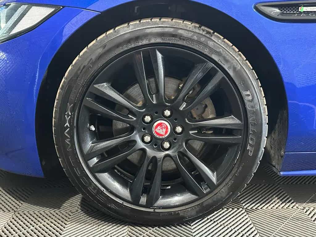 Jaguar XE 20d*R SPORT*BLACK PACK-XENON-R.KAM-ACC-SHZ-18 02/2019-photo-10
