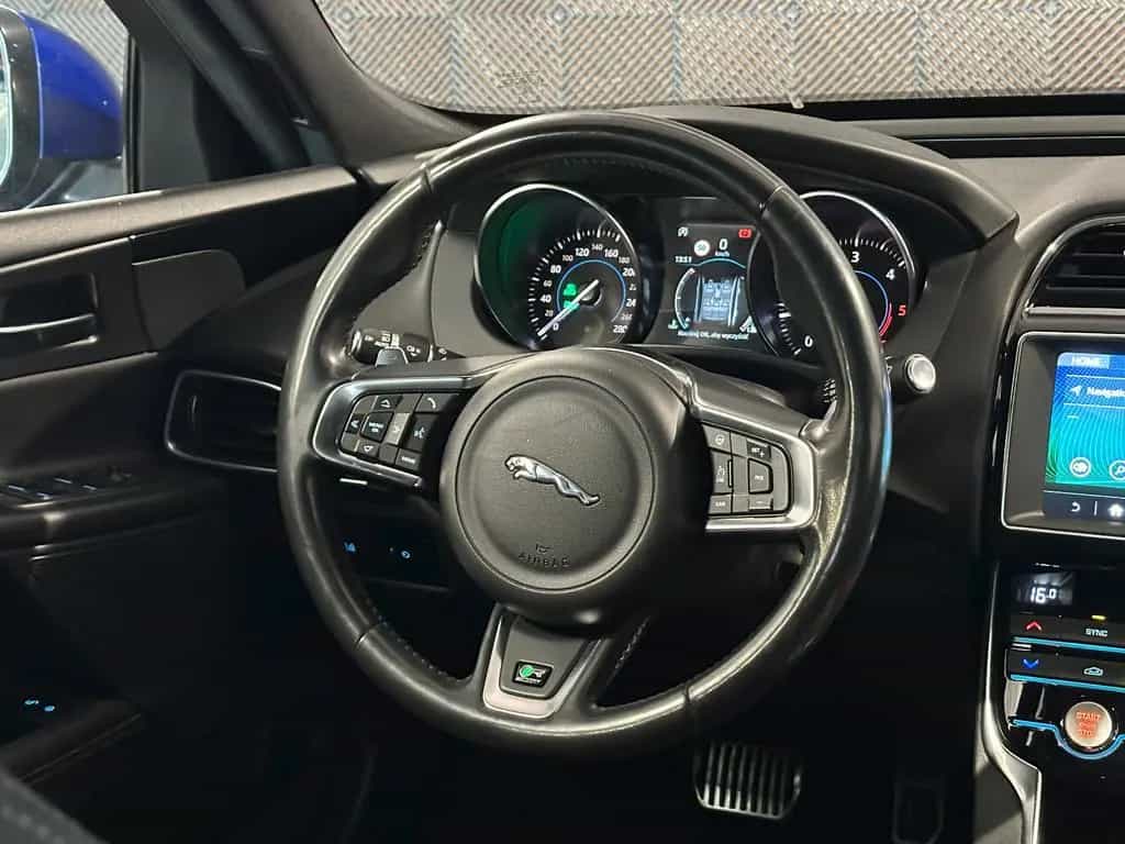 Jaguar XE 20d*R SPORT*BLACK PACK-XENON-R.KAM-ACC-SHZ-18 02/2019-photo-27