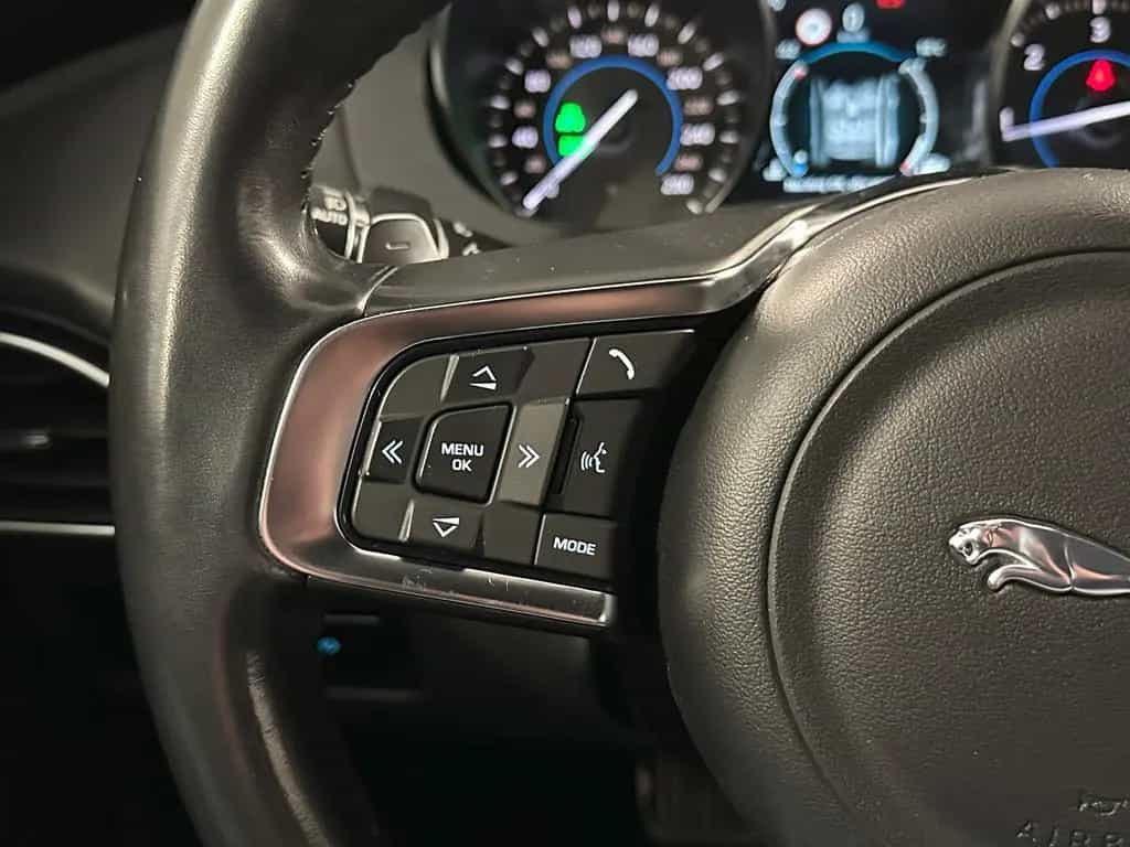 Jaguar XE 20d*R SPORT*BLACK PACK-XENON-R.KAM-ACC-SHZ-18 02/2019-photo-29