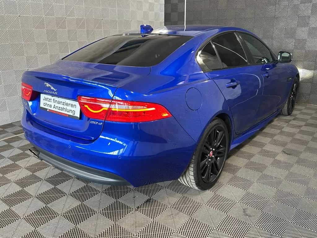 Jaguar XE 20d*R SPORT*BLACK PACK-XENON-R.KAM-ACC-SHZ-18 02/2019-photo-3