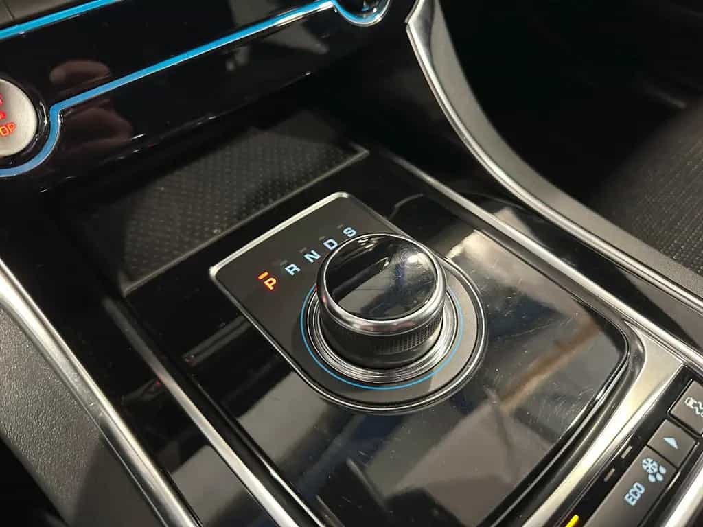Jaguar XE 20d*R SPORT*BLACK PACK-XENON-R.KAM-ACC-SHZ-18 02/2019-photo-37