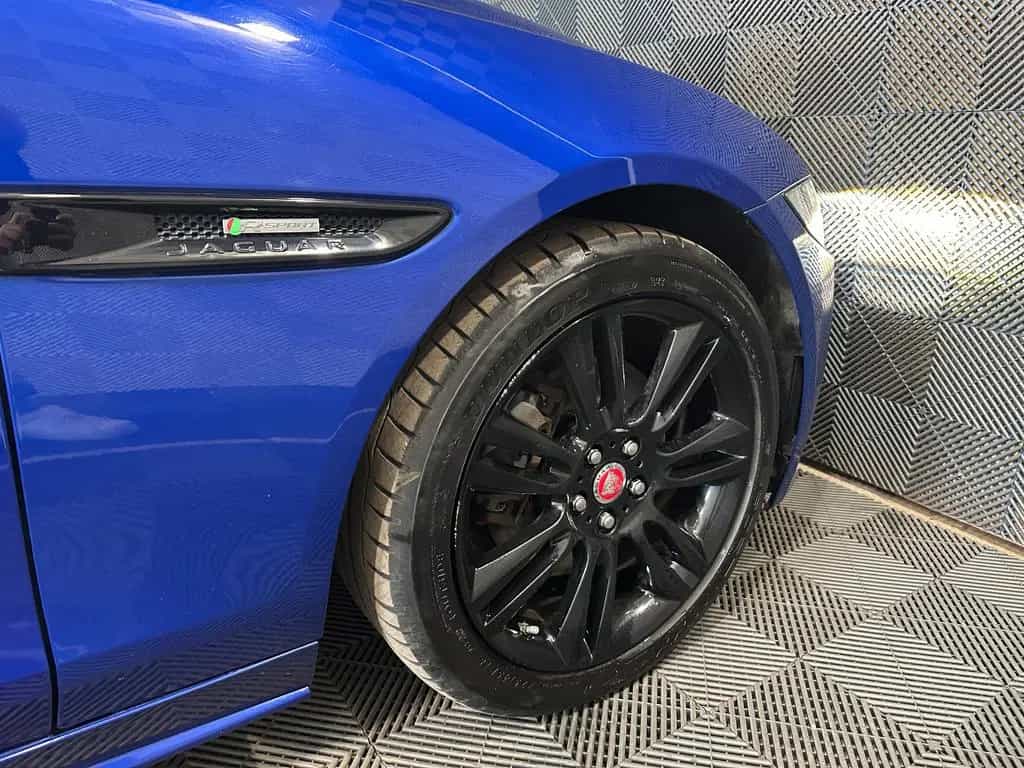 Jaguar XE 20d*R SPORT*BLACK PACK-XENON-R.KAM-ACC-SHZ-18 02/2019-photo-8
