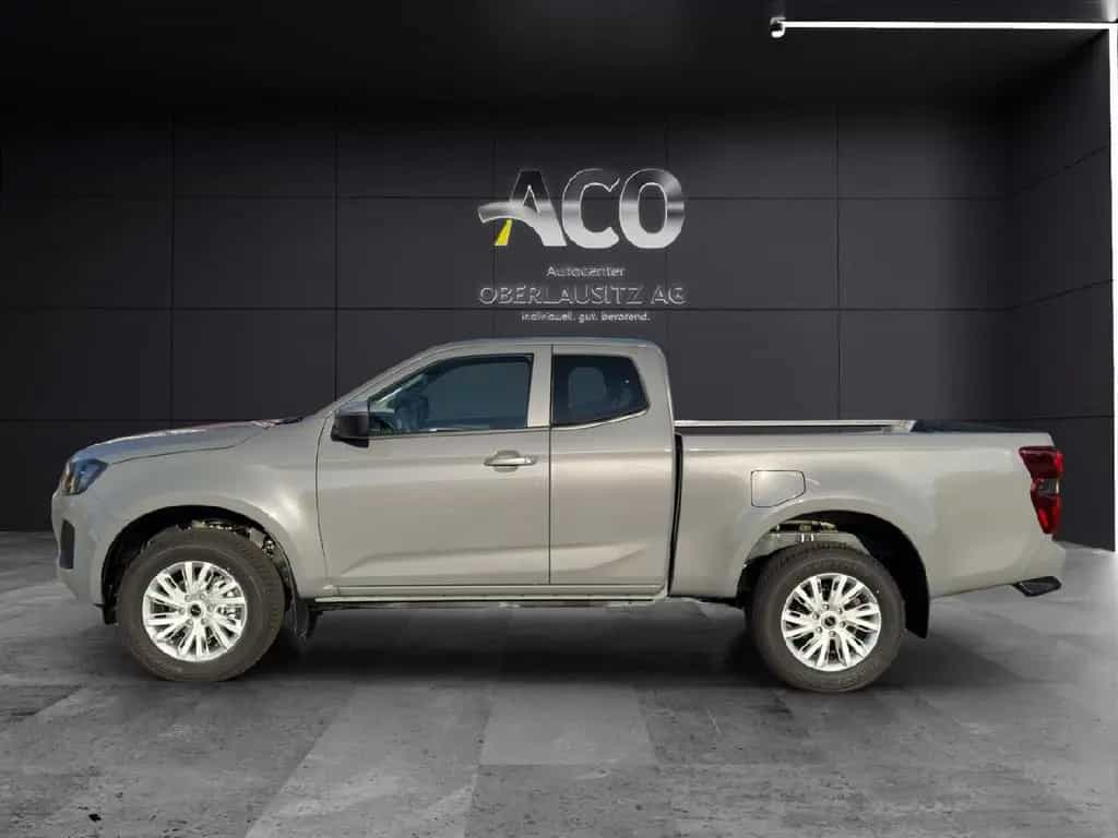 Isuzu D-Max Space Cab 4WD LS null-photo-1