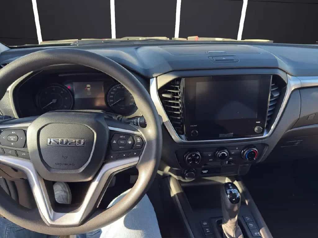 Isuzu D-Max Space Cab 4WD LS null-photo-11