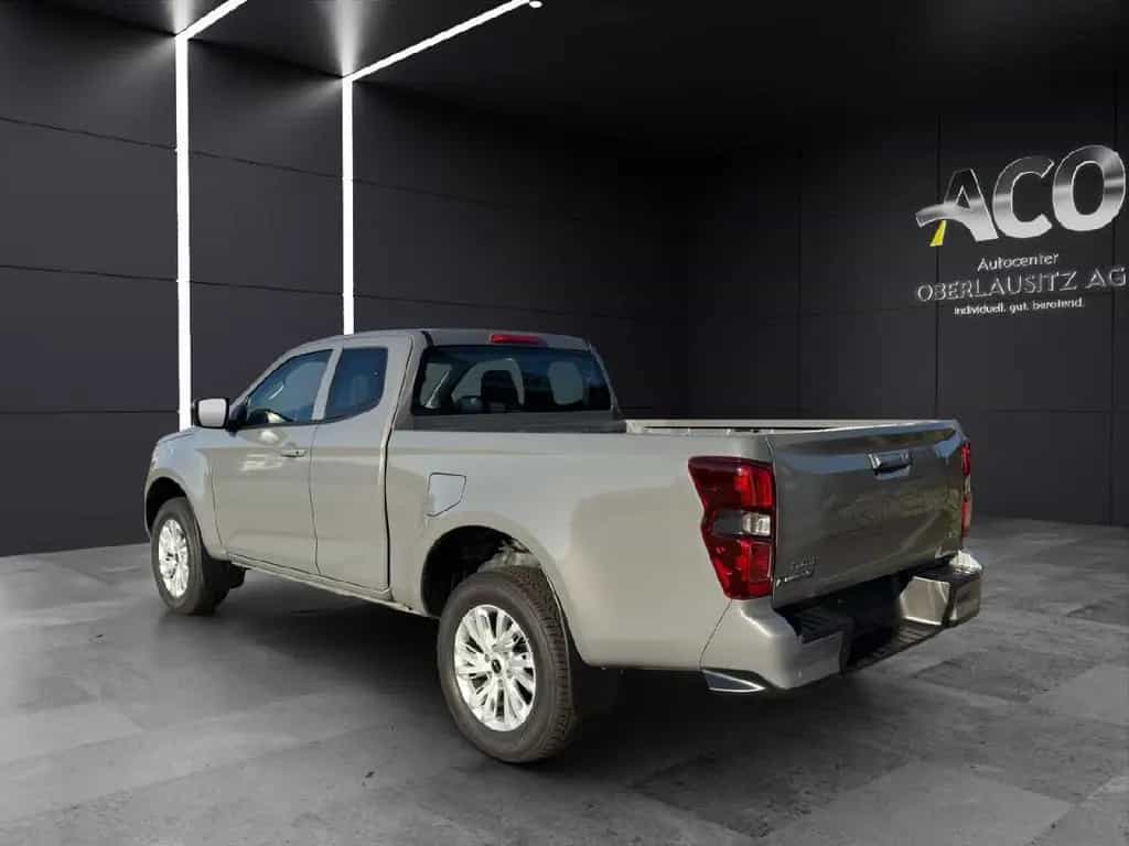 Isuzu D-Max Space Cab 4WD LS null-photo-2