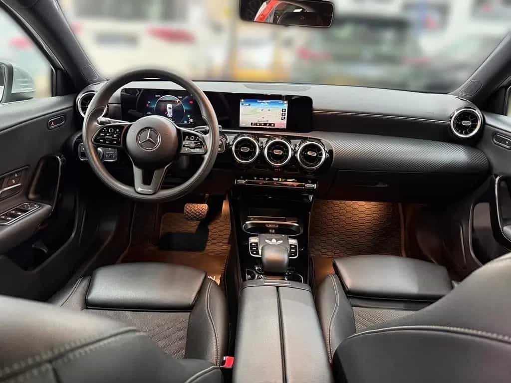 Mercedes-Benz A-Class 180 Automatik*Navi*Sitzheiz*PDC vo+hi*Spur 07/2019-photo-24