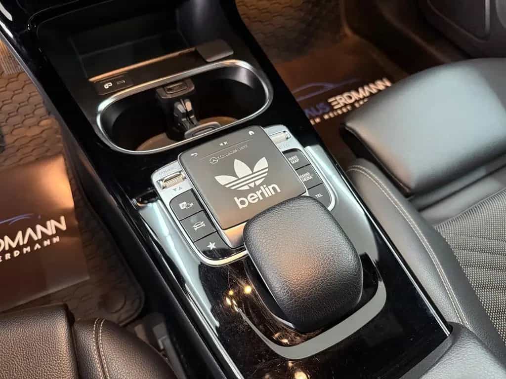 Mercedes-Benz A-Class 180 Automatik*Navi*Sitzheiz*PDC vo+hi*Spur 07/2019-photo-31