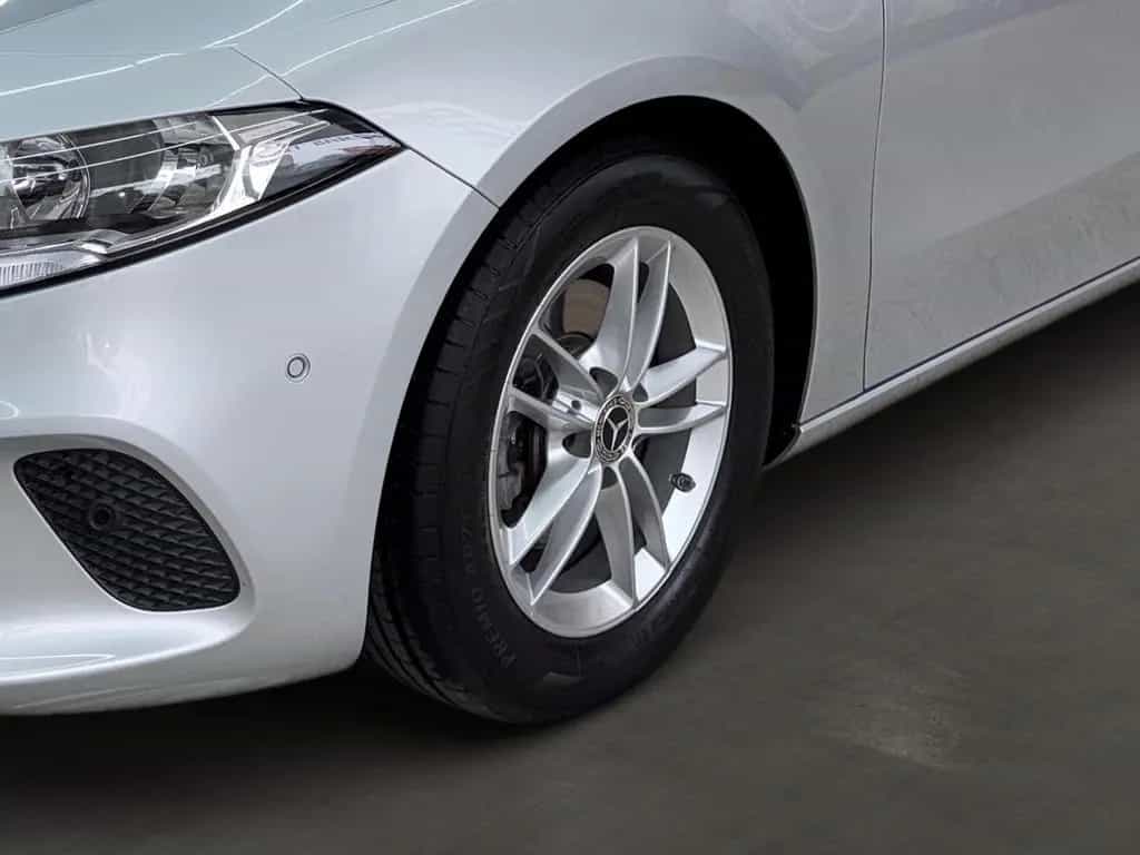 Mercedes-Benz A-Class 180 Automatik*Navi*Sitzheiz*PDC vo+hi*Spur 07/2019-photo-33