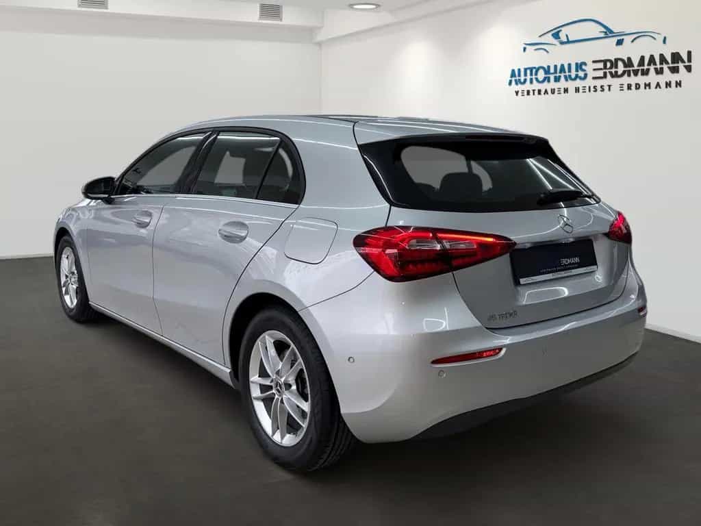 Mercedes-Benz A-Class 180 Automatik*Navi*Sitzheiz*PDC vo+hi*Spur 07/2019-photo-4