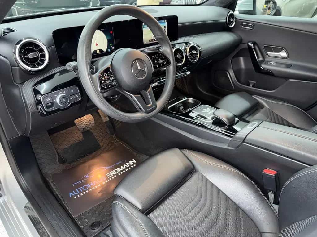 Mercedes-Benz A-Class 180 Automatik*Navi*Sitzheiz*PDC vo+hi*Spur 07/2019-photo-7