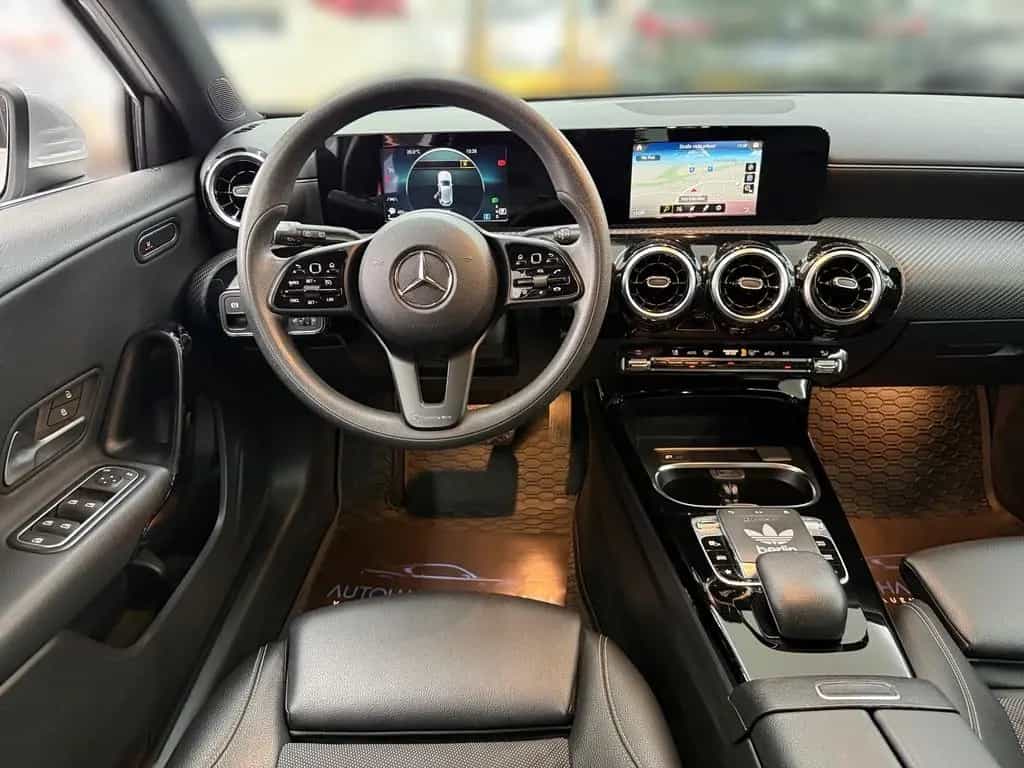 Mercedes-Benz A-Class 180 Automatik*Navi*Sitzheiz*PDC vo+hi*Spur 07/2019-photo-9