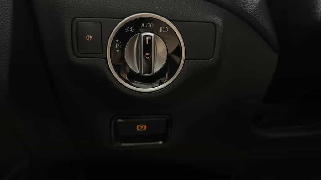 Mercedes-Benz GLA-Class 250 4Matic AMG Line/AHK/LED/Navi/KeyLess/H/K 07/2019-photo-27