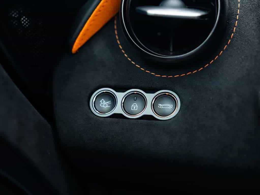 McLaren 750S Spider | MSO Paint | Carbon Exterior 10/2024-photo-24