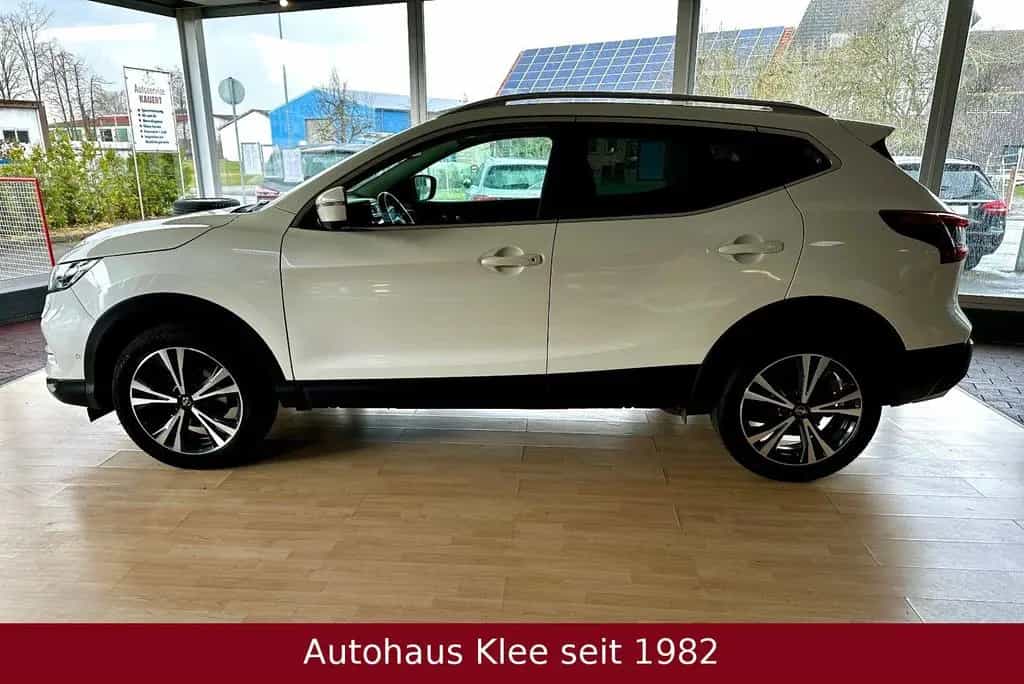 Nissan Qashqai 1.6 *AHK*360 Kamera*Navi*Pano* 07/2017-photo-11