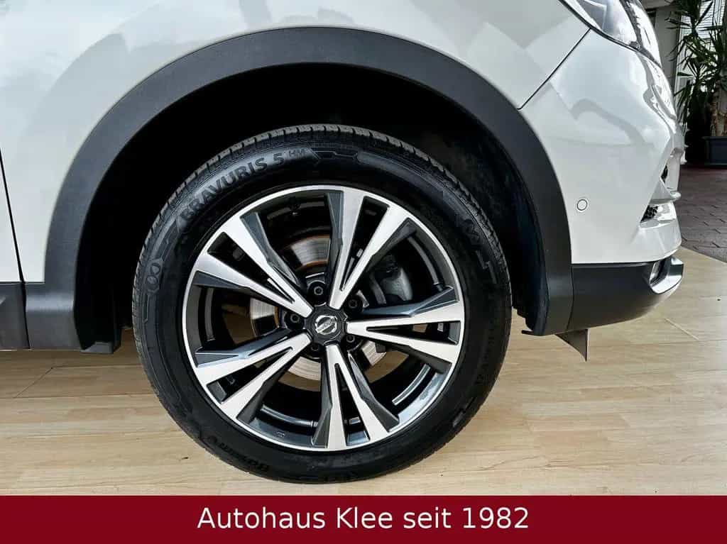 Nissan Qashqai 1.6 *AHK*360 Kamera*Navi*Pano* 07/2017-photo-17